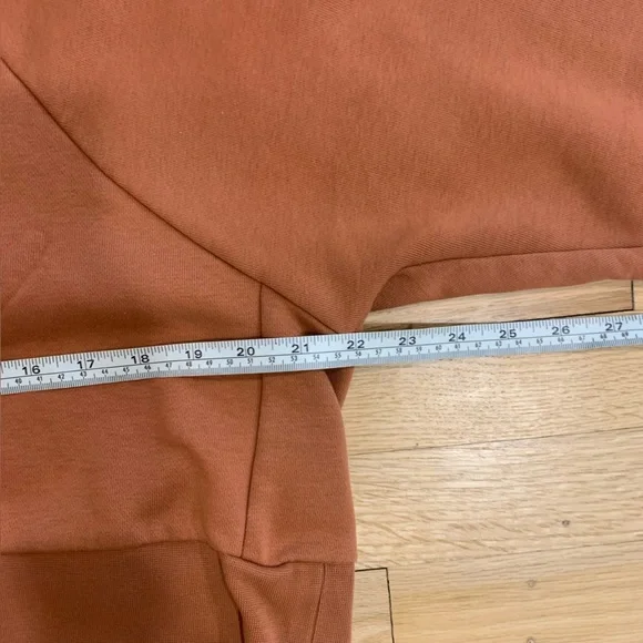 Nike Dri Fit Women’s Logo Crop Fleece Sweatshirt Burnt Orange Size Med Athletic - Picture 10 of 11